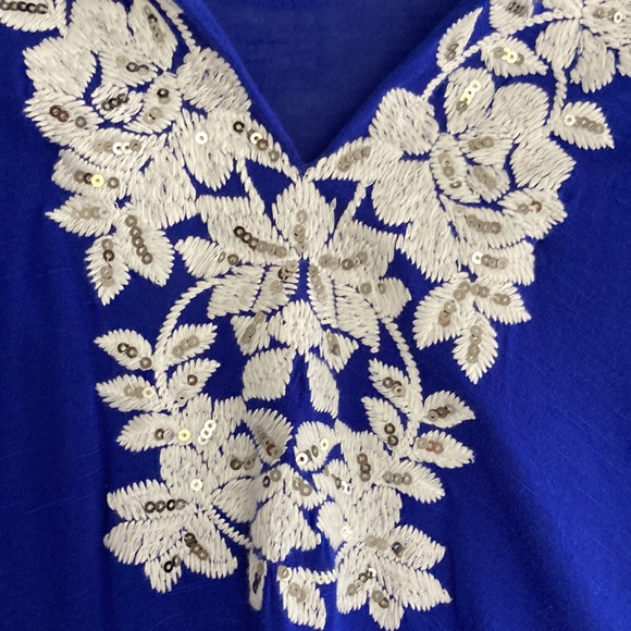 Cape style Inc top . White with silver sequin’s bright blue - Picture 4 of 4
